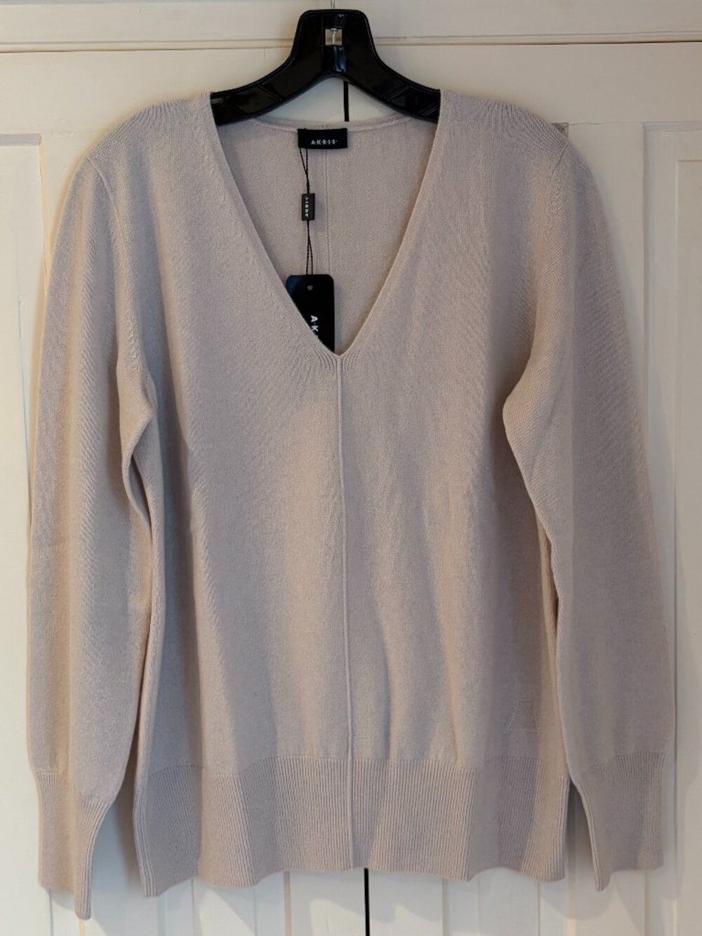 AKRIS 100% CASHMERE GREIGE SWEATER NWT